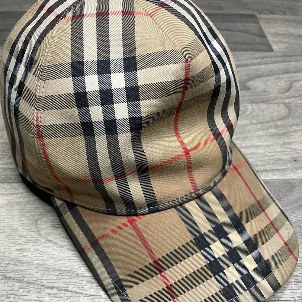 Burberry Logo Appliqué Vintage Check Cap
